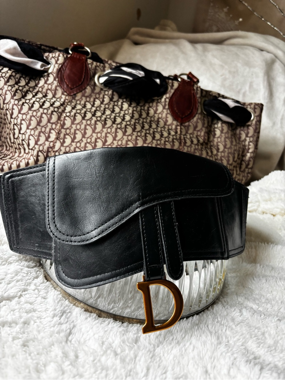 Black Leather Saddle Belt with Gold 'D' Charm